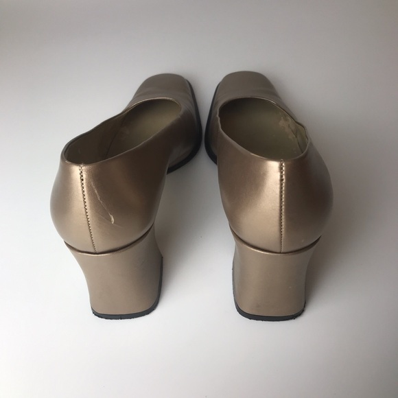 Nine West | Gold Blocked Heels - Picture 3 of 4